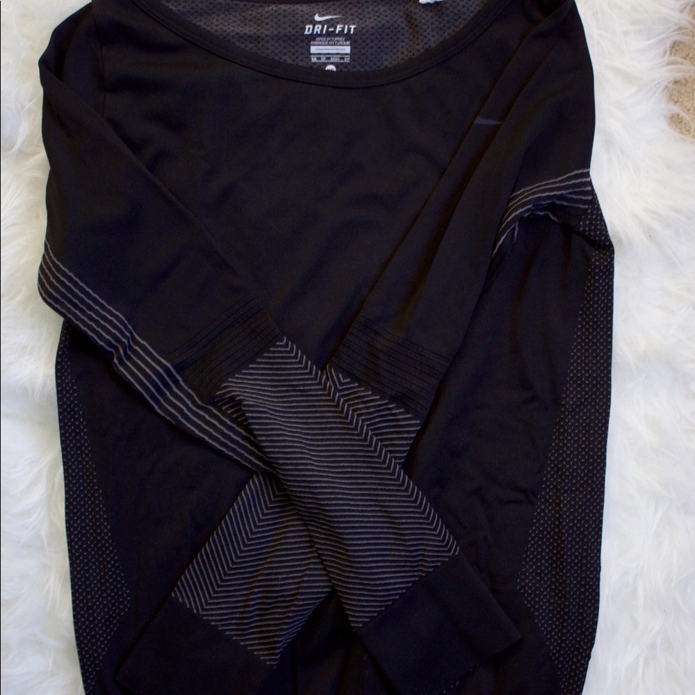 Worn once Nike dri fit shirt